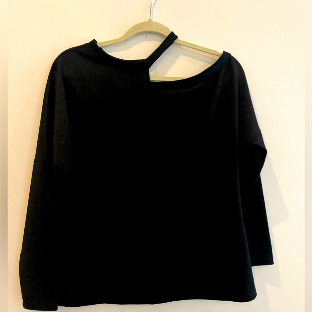 Black l/s top